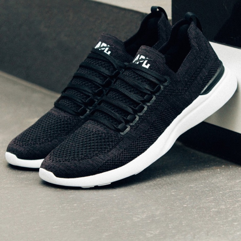 ✨NEW w/ 🏷 APL Techloom Breeze Black/White ✨